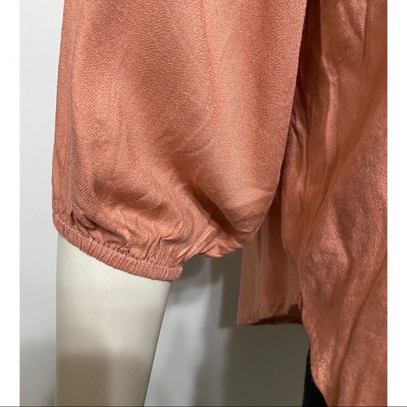 Tiare Hawaii Atlantis Lace Trim Blouse - Picture 8 of 12